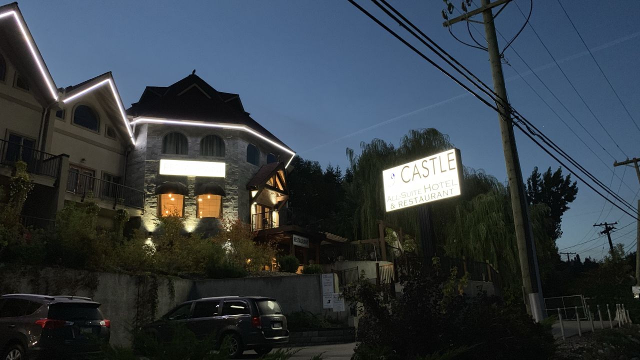 The Castle at Swan Lake (Vernon) • HolidayCheck (British Columbia Kanada)