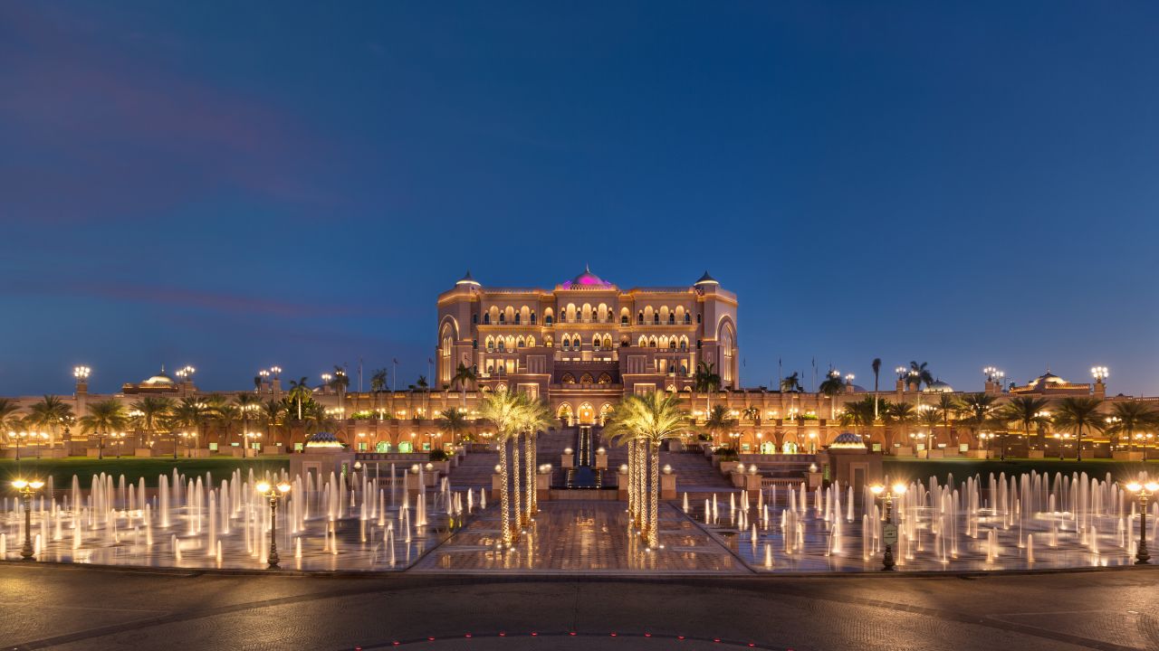 Das Emirates Palace ist ein 6* Hotel und kann jetzt ab 1594€ gebucht werden