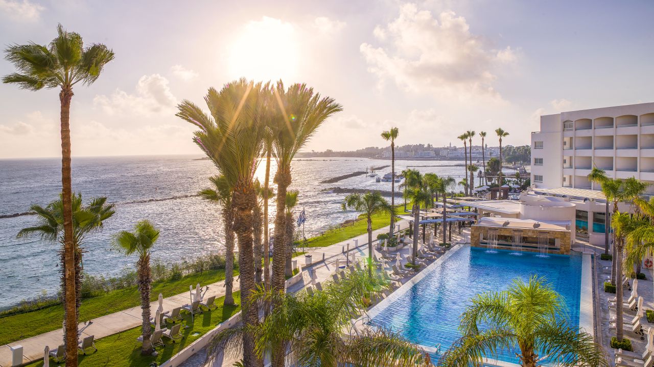 Alexander The Great Beach Hotel (Paphos) • HolidayCheck ...