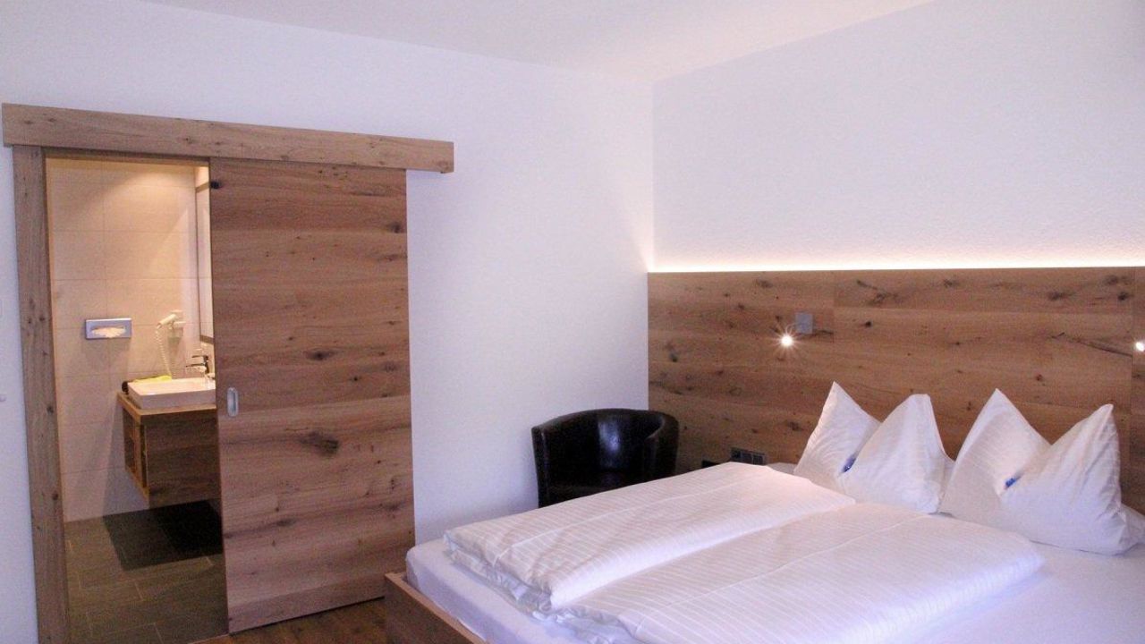 810b18ce 38de 39a7 8cfb ff1e581ff3af