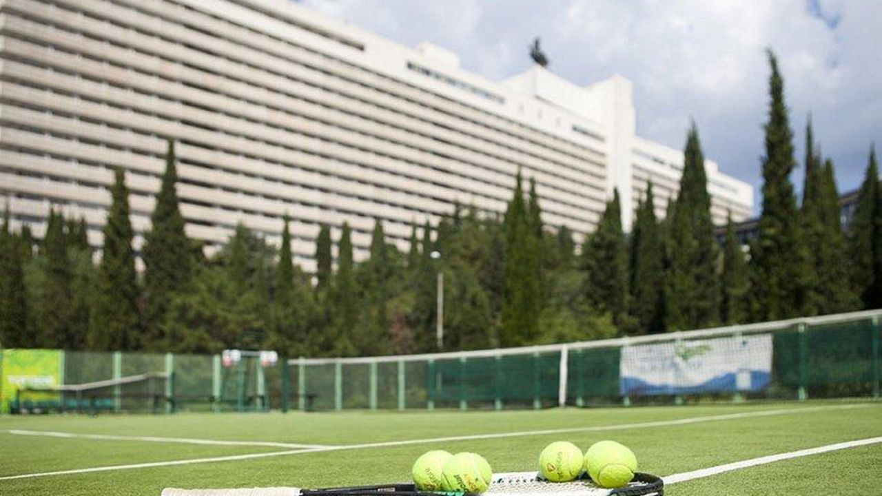 Yalta Intourist Hotel (Jalta) • HolidayCheck (Krim Ukraine)