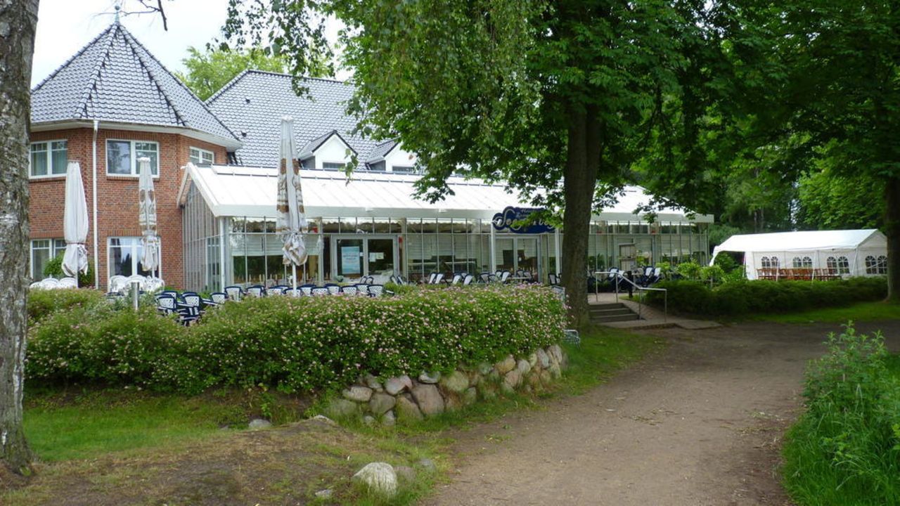 Hotel Seegarten Barmstedt (Barmstedt) • HolidayCheck (Schleswig ...