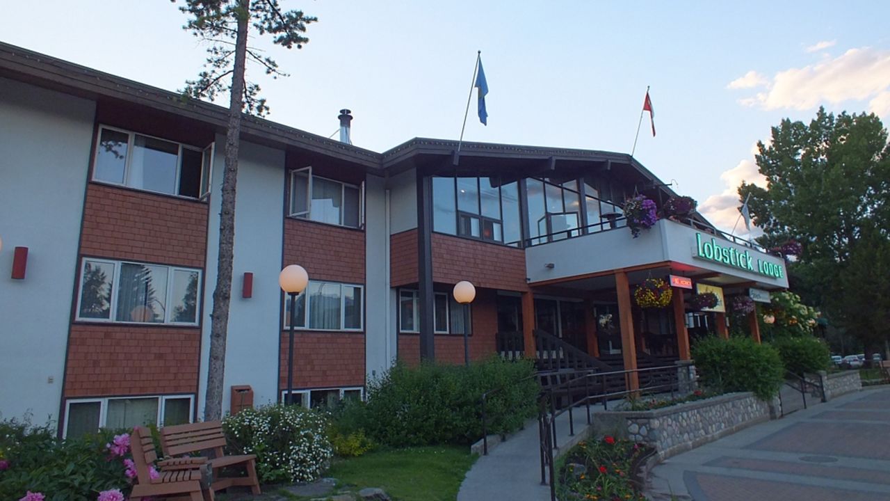 Hotel Lobstick Lodge (Jasper) • HolidayCheck (Alberta Kanada)