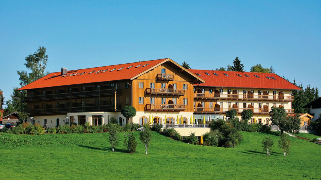 Hotel & Landgasthof Altwirt (Holzkirchen) • HolidayCheck ...