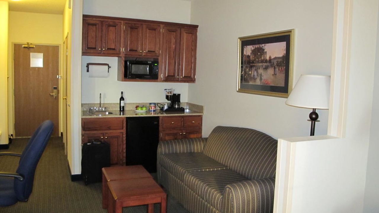 Hotel Holiday Inn Express Suites Empire Mall Sioux Falls