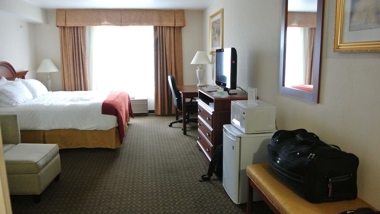 Holiday Inn Express Hotel Suites Marion Marion