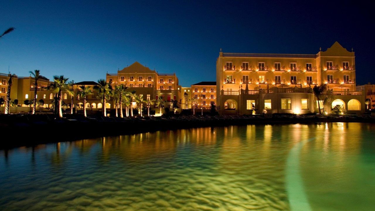 Das Domes Lake Algarve ist ein 5* Hotel und kann jetzt ab 1266€ gebucht werden