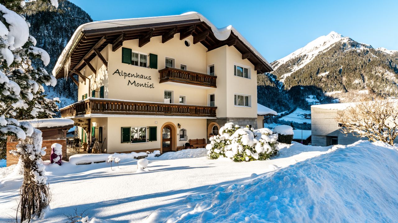 Alpenhaus Montiel (St. Gallenkirch) • HolidayCheck ...