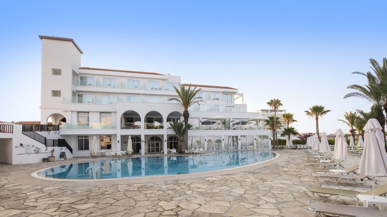 Akti Beach Village Resort (Chloraka) • HolidayCheck ...