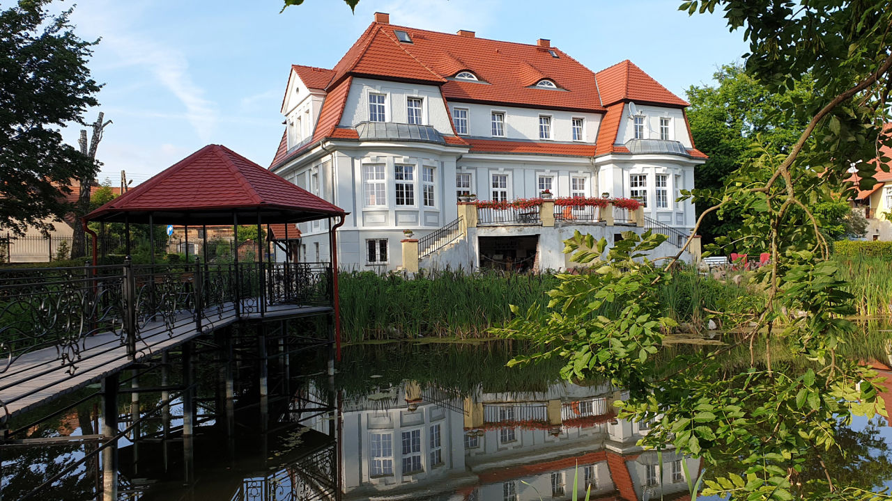 Pałac w Bądzowie (Polkowice) • HolidayCheck (Niederschlesien Polen)
