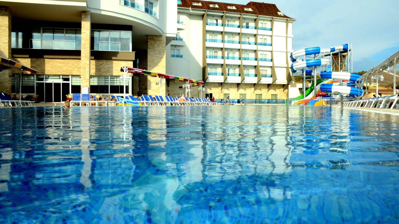 Das Ramada Resort Side ist ein 5* Hotel und kann jetzt ab 413€ gebucht werden