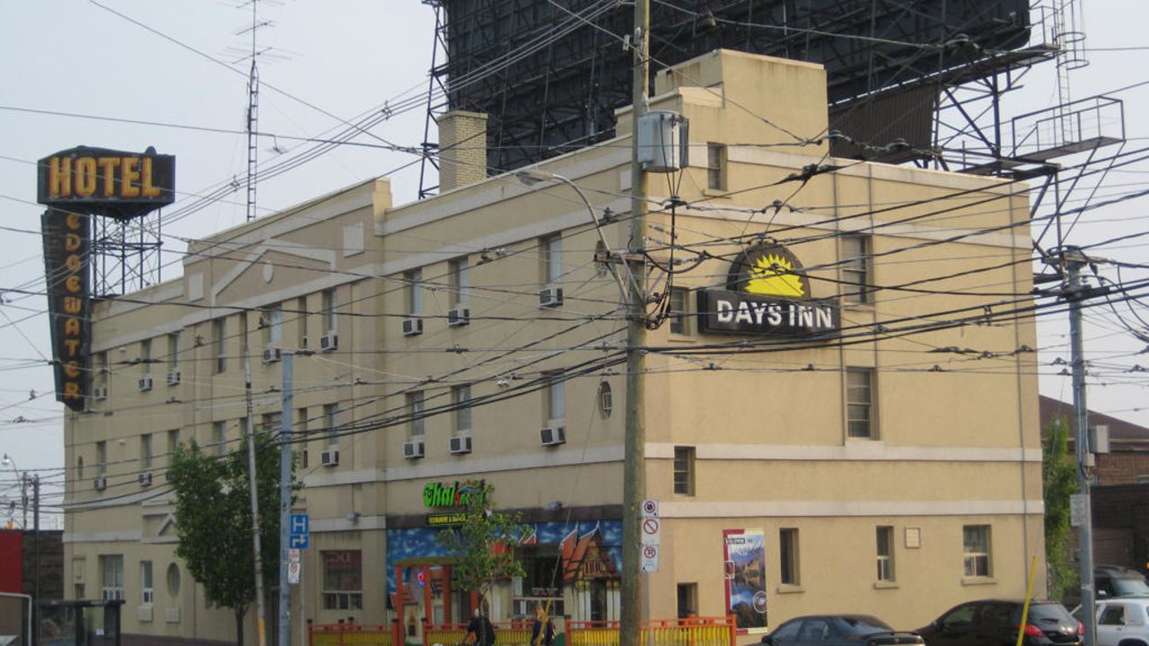 Promo [90% Off] Howard Johnson Toronto West Lakeshore Canada | Hotel