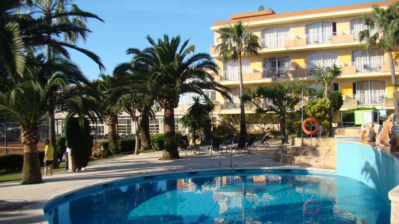 Aparthotel Club Simo (Cala Millor) •