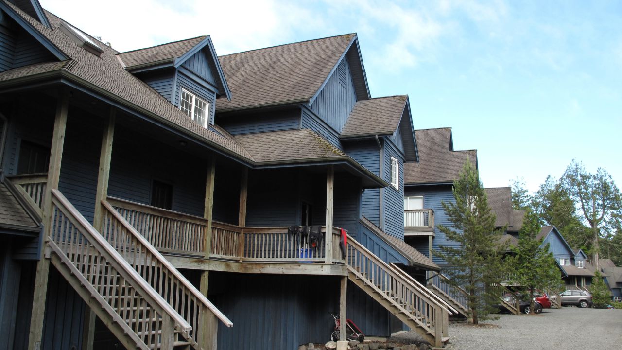 Apartments Waters Edge Resort at Pacific Rim (Ucluelet) • HolidayCheck