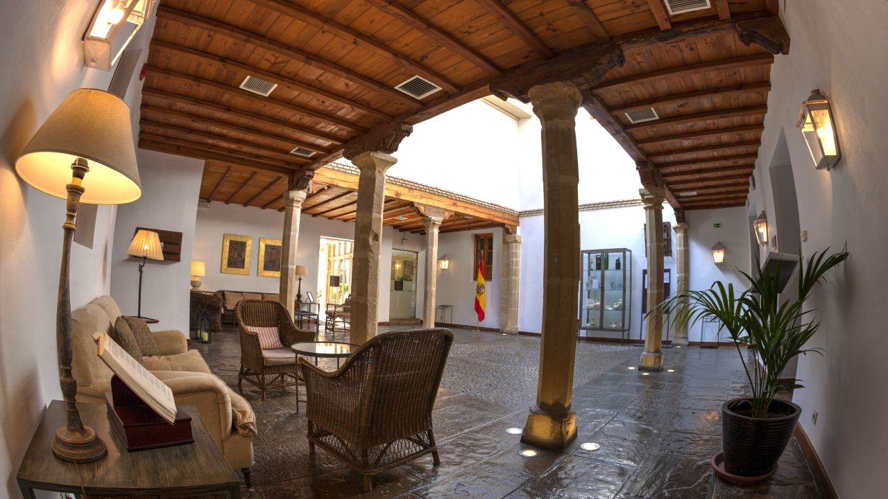 Hotel Puerta De La Luna Baeza Holidaycheck Andalusien