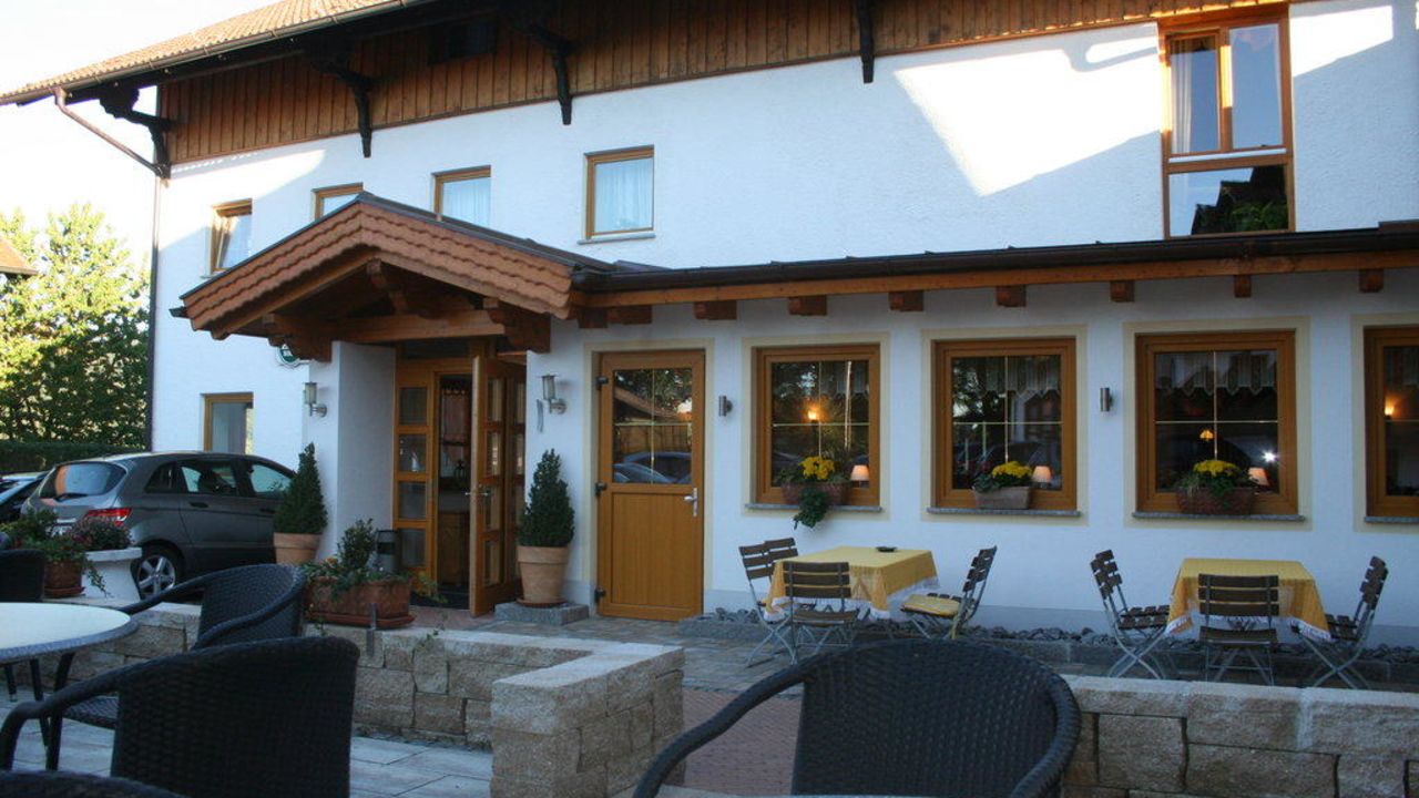 Hotel Gasthof Dilger Engelsdorf (Rattenberg (Niederbayern ...