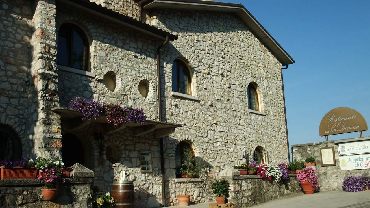 Villa San (Sant' Ambrogio di Valpolicella) • HolidayCheck Italien)