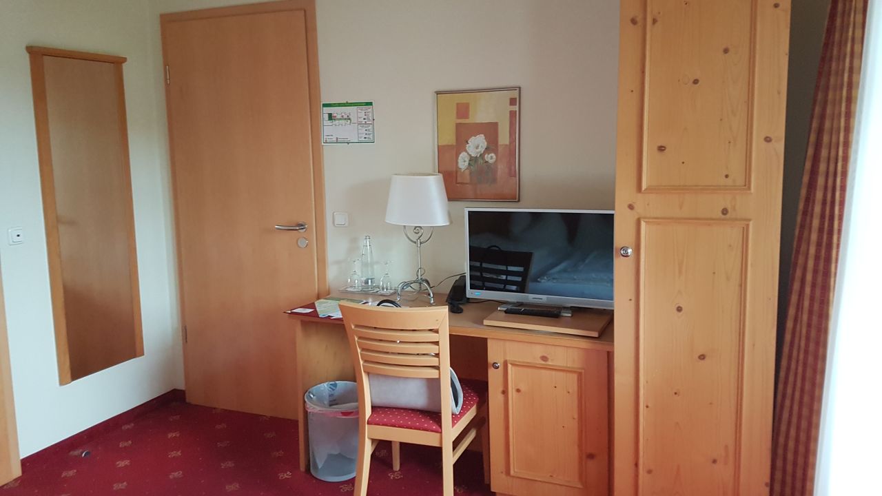 Landgasthof Drei Rosen (Bernried am Starnberger See) • HolidayCheck ...