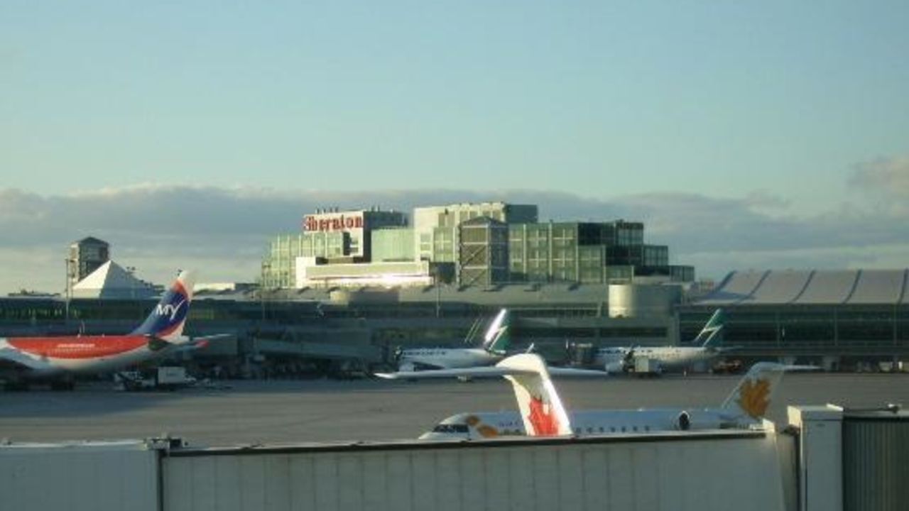 Sheraton Gateway Hotel In Toronto International Airport - 