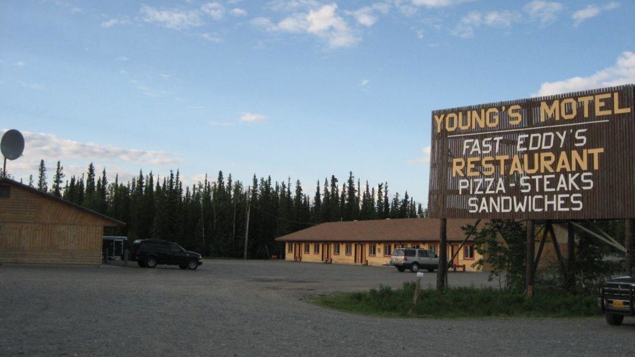 Hotel Youngs (Tok) • HolidayCheck (Alaska USA)