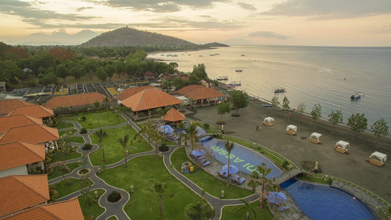 Adi Assri Beach Resort & Spa Pemuteran (Pemuteran) • HolidayCheck (Bali ...