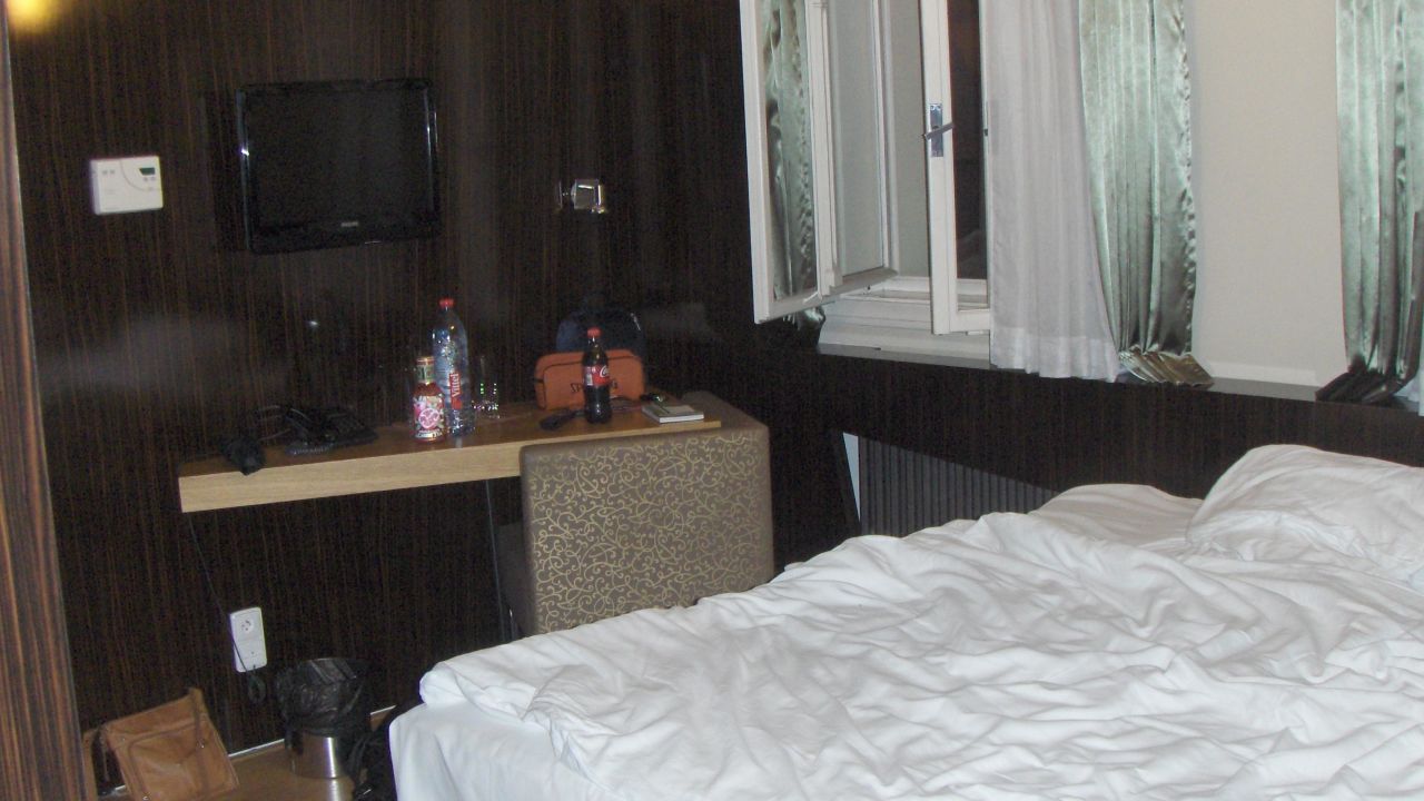 e9b8bc96-303b-39c4-8e04-fd10d23d493b