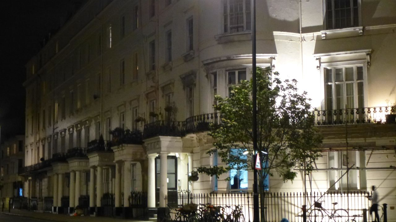 The Crescent Hyde Park (Bayswater) •