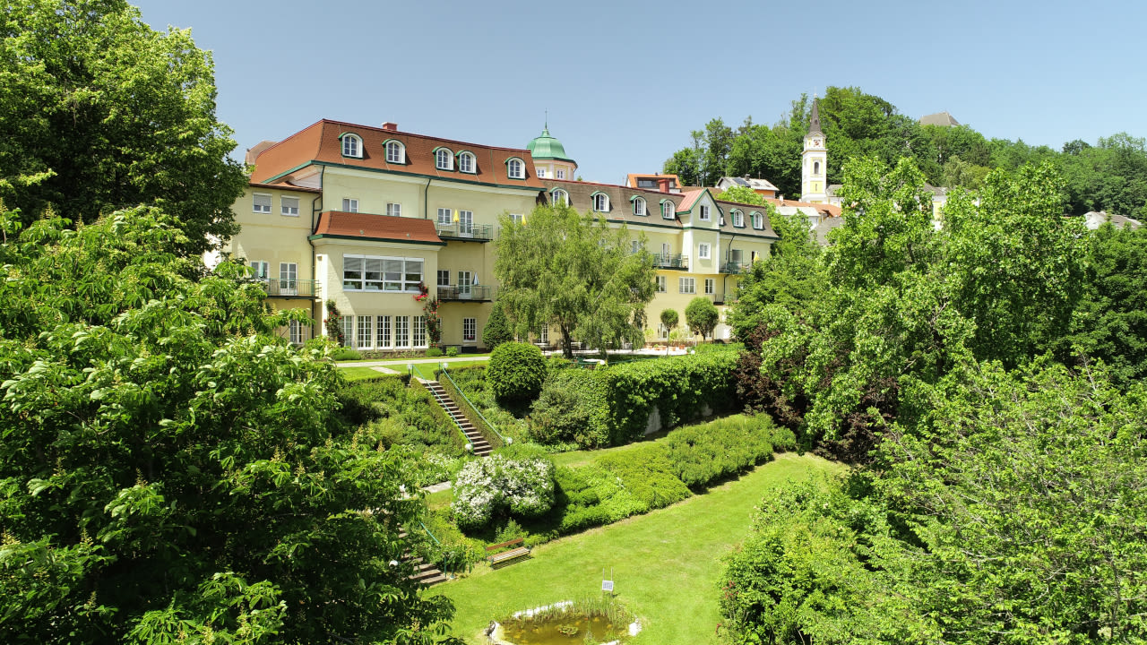 Kurhaus Dr Petershofer Wolfsegg am Hausruck Kurhaus Dr Petershofer Wolfsegg am Hausruck