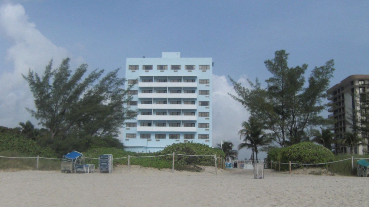 Hotel Howard Johnson Plaza Dezerland Beach & Spa (Miami Beach) • HolidayCheck (Florida USA)