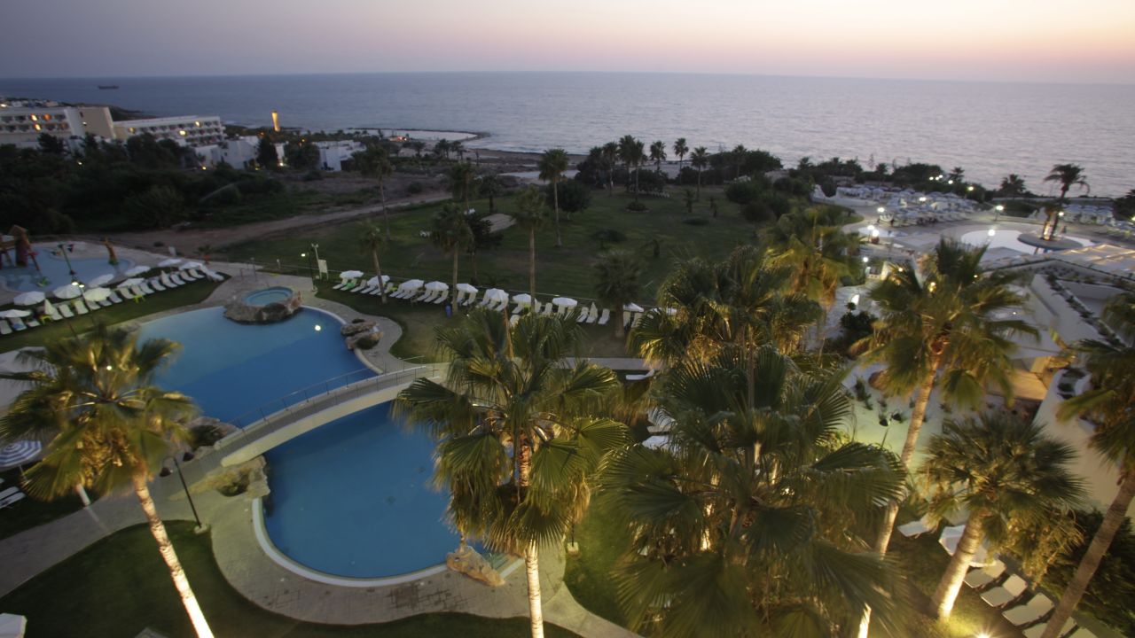 Leonardo Laura Beach & Splash Resort (Chloraka) • HolidayCheck