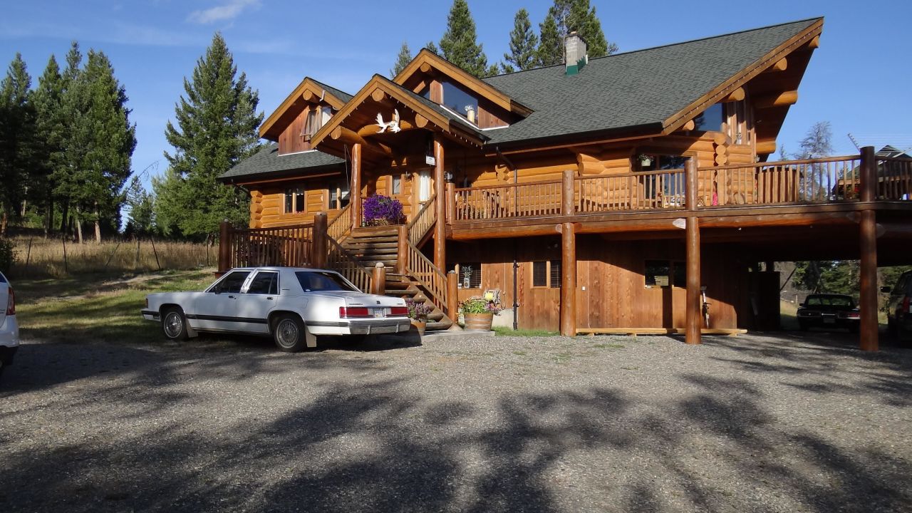 Tom's Bed & Breakfast (100 Mile House) • HolidayCheck (British Columbia