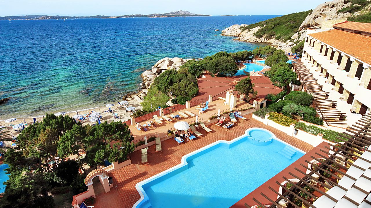 grand-hotel-smeraldo-beach-baja-sardinia-holidaycheck-sardinien