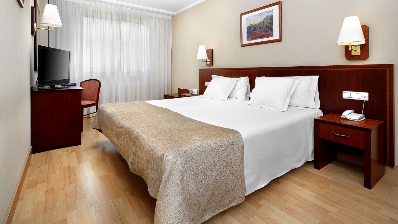 Hotel Hcc Montblanc Barcelona Holidaycheck Katalonien