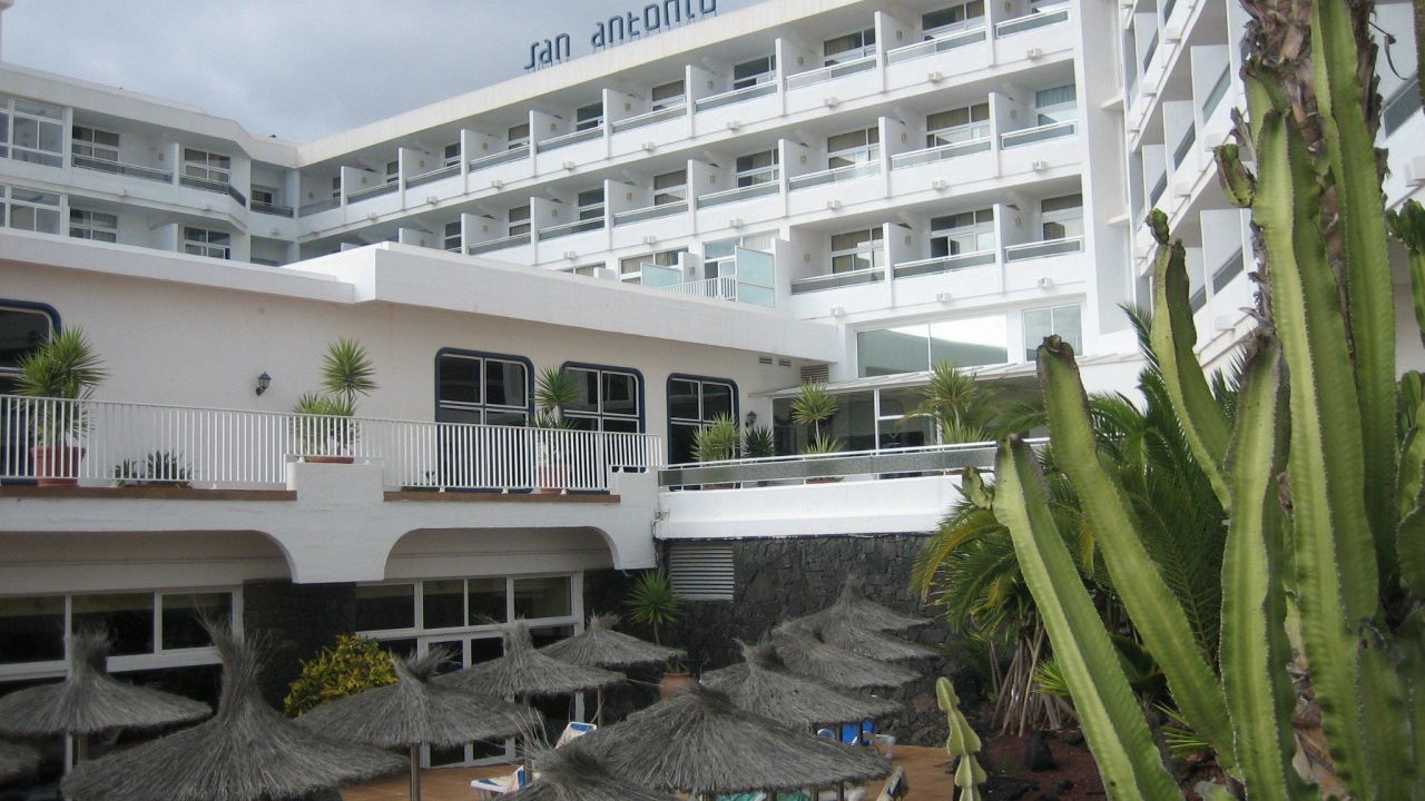 vik-hotel-san-antonio-puerto-del-carmen-holidaycheck-lanzarote