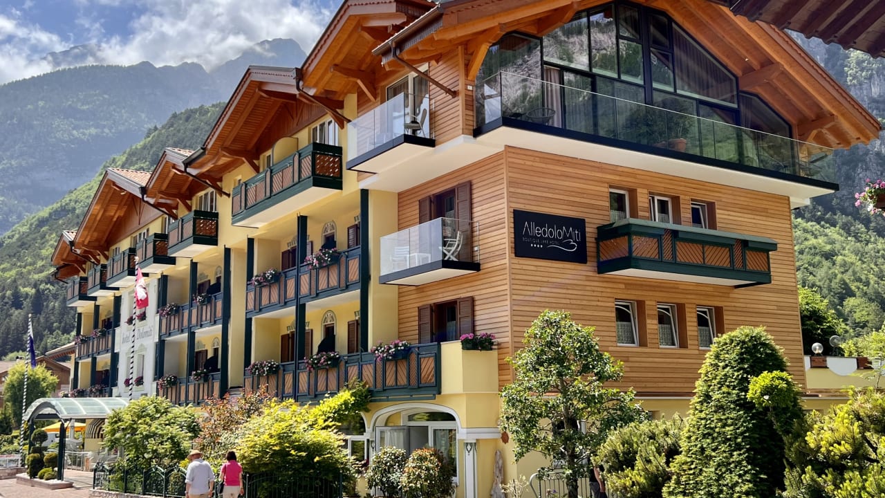 Alle Dolomiti Boutique Lake Hotel