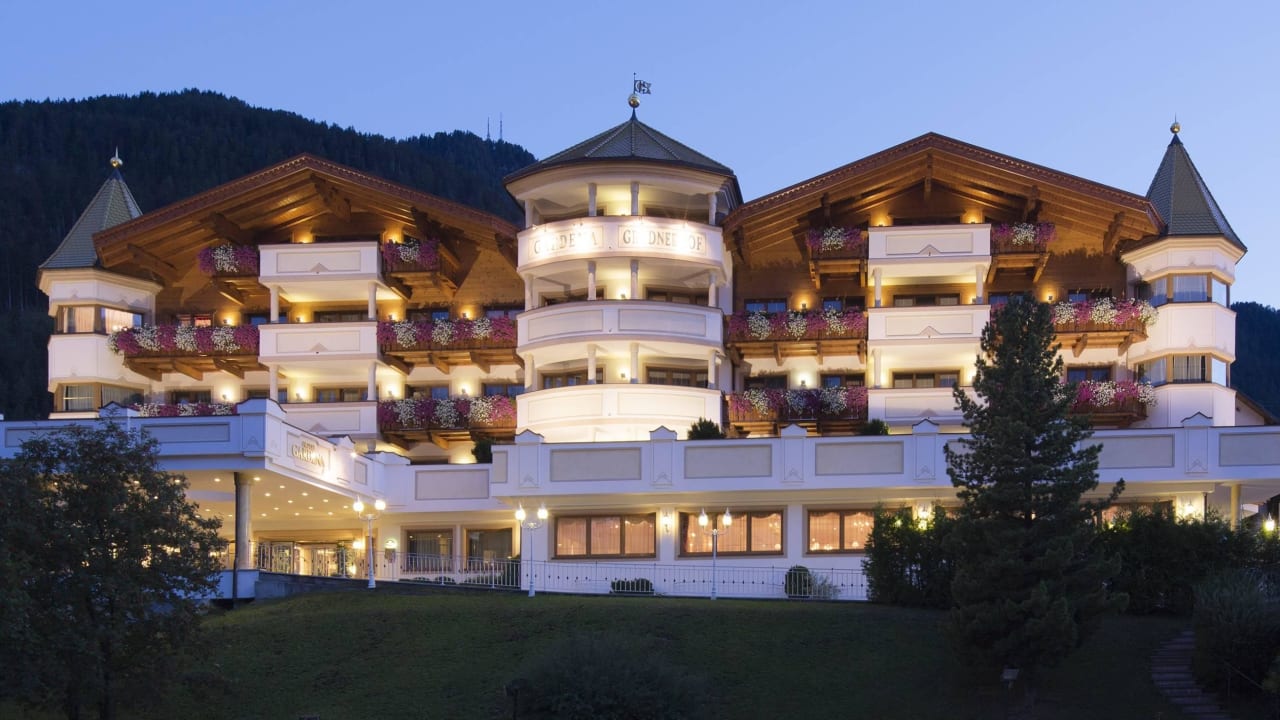 hotel gardena grodnerhof ortisei italy