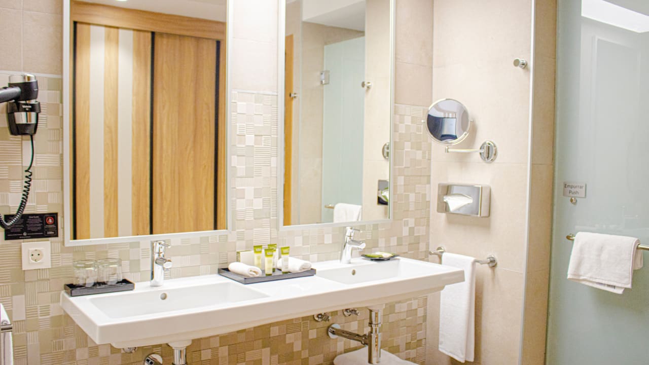 Hotel Riu Karamboa