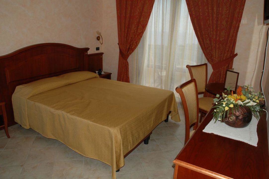 "Camere" Hotel Residence Santa Chiara (Ricadi ...