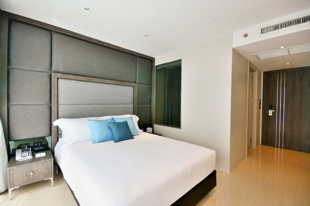 Centra Avenue Hotel Premier Corner Room Centra By Centara
