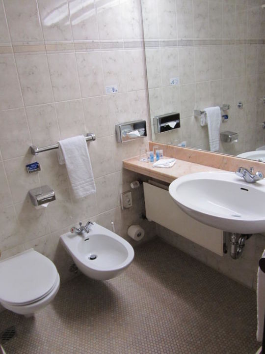 "Badezimmer" Maritim Hotel Köln (Köln) • HolidayCheck (Nordrhein