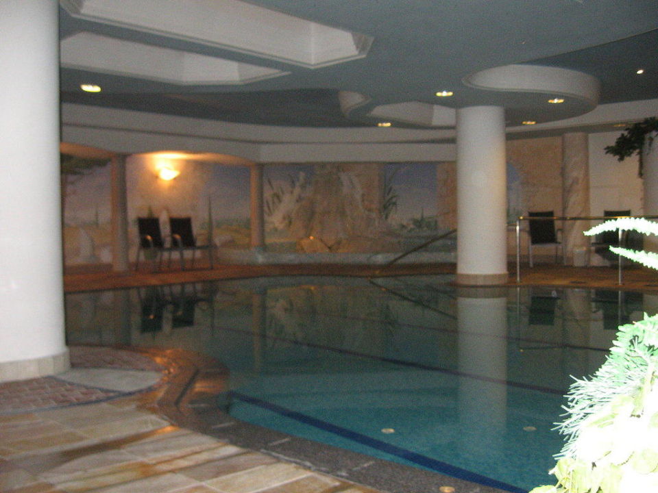 &ldquo;Großer Pool im Keller&rdquo; Hotel Ideal Park (Laives / Leifers