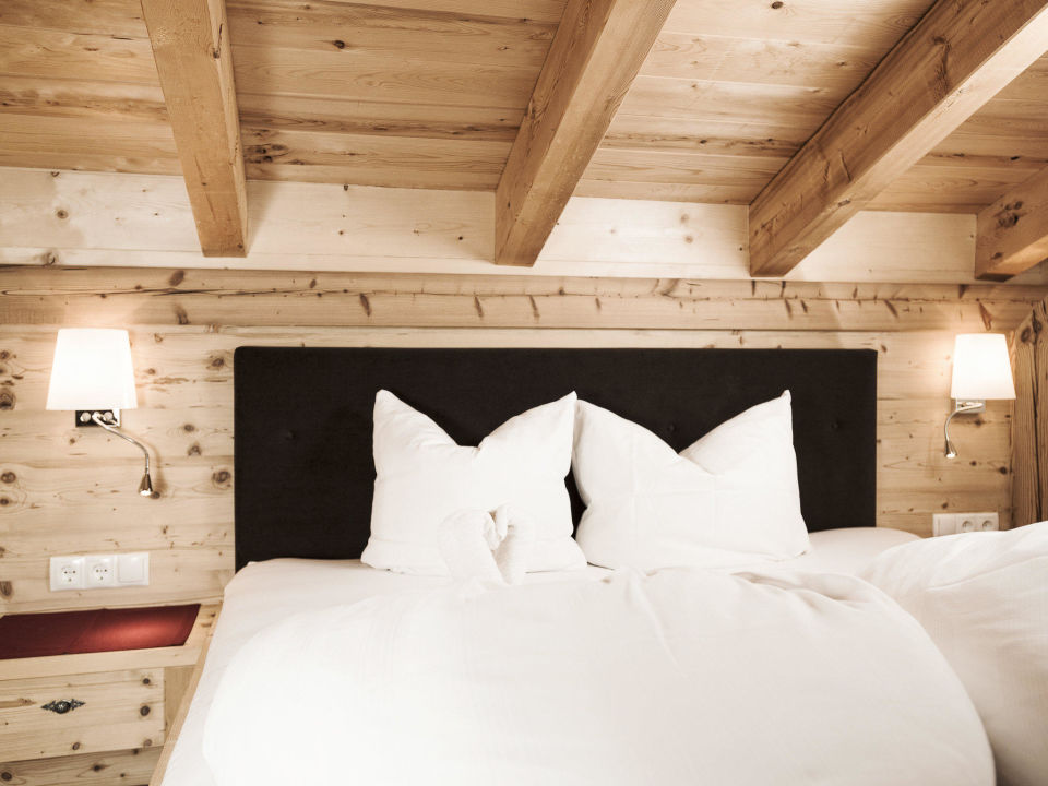 Schlafzimmer Mit Altholz Eingerichtet Breierhof Zellberg Holidaycheck Tirol Osterreich