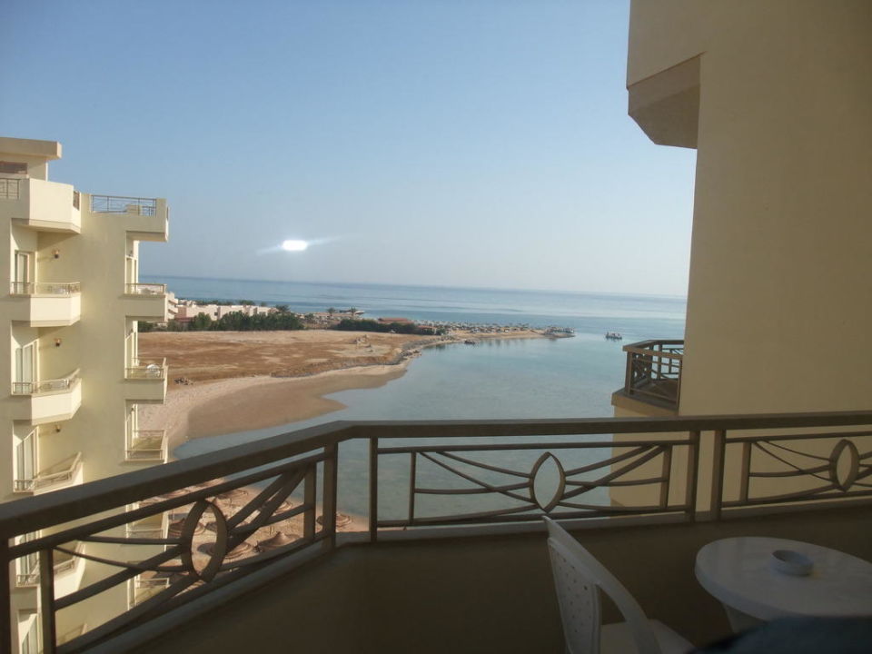 Magic хургада. Magic Beach Resort Hurghada 4. Magic Beach Hotel 4*. Magic Beach Hotel 4 Египет. Magic Beach Hotel 4 Хургада.