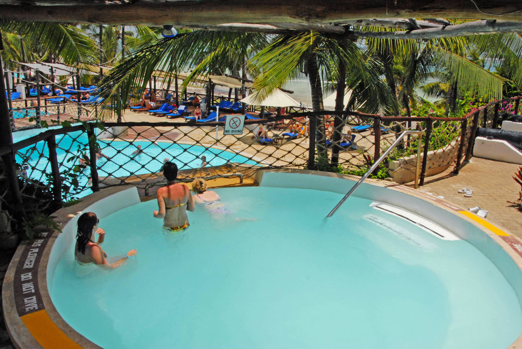"Fun Pool baby pool area" Hotel Voyager Beach Resort (Mombasa