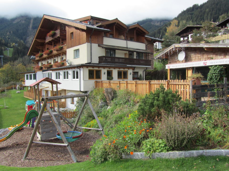"Gartenhotel Daxer " Gartenhotel Daxer (Zell am See