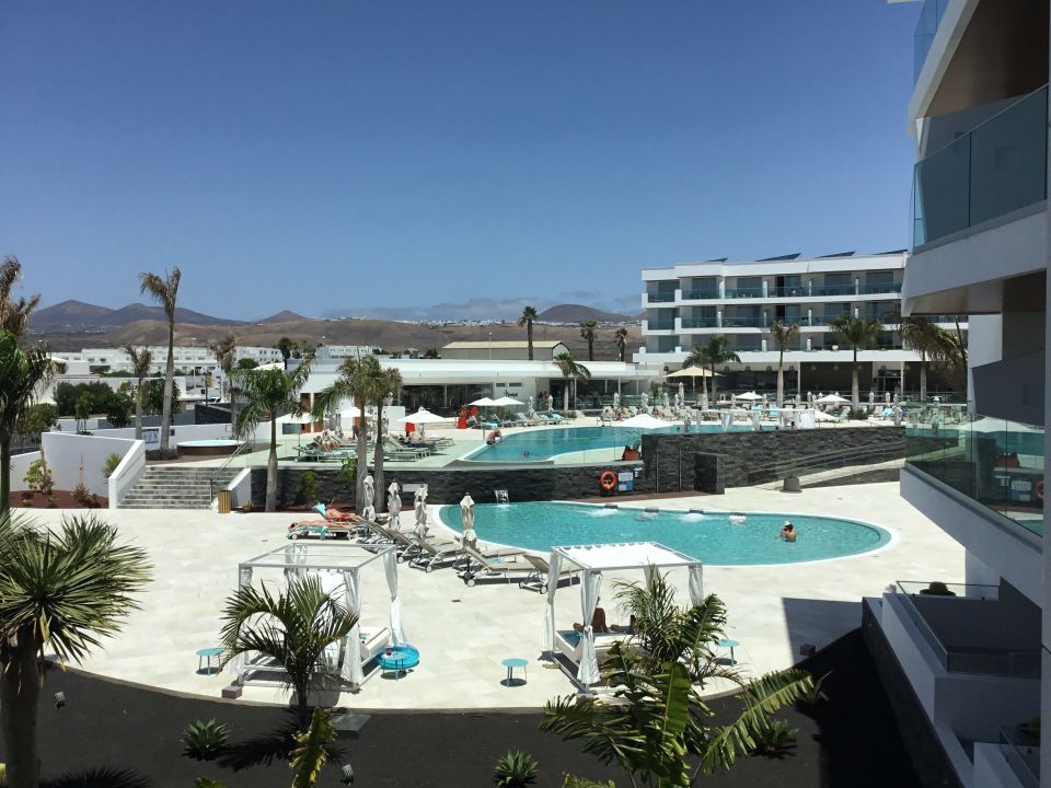 pool-hotel-lava-beach-puerto-del-carmen-holidaycheck-lanzarote