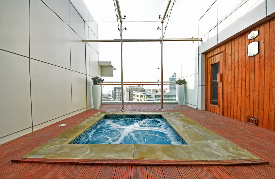 "Rooftop Jacuzzi" Jannah Marina Bay Suites (Dubai) • HolidayCheck