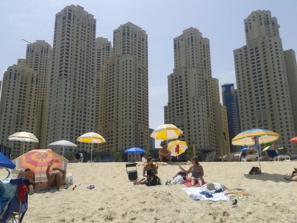 Strand Vor Dem Ramada Plaza Jbr Delta Hotels By Marriott Jumeirah