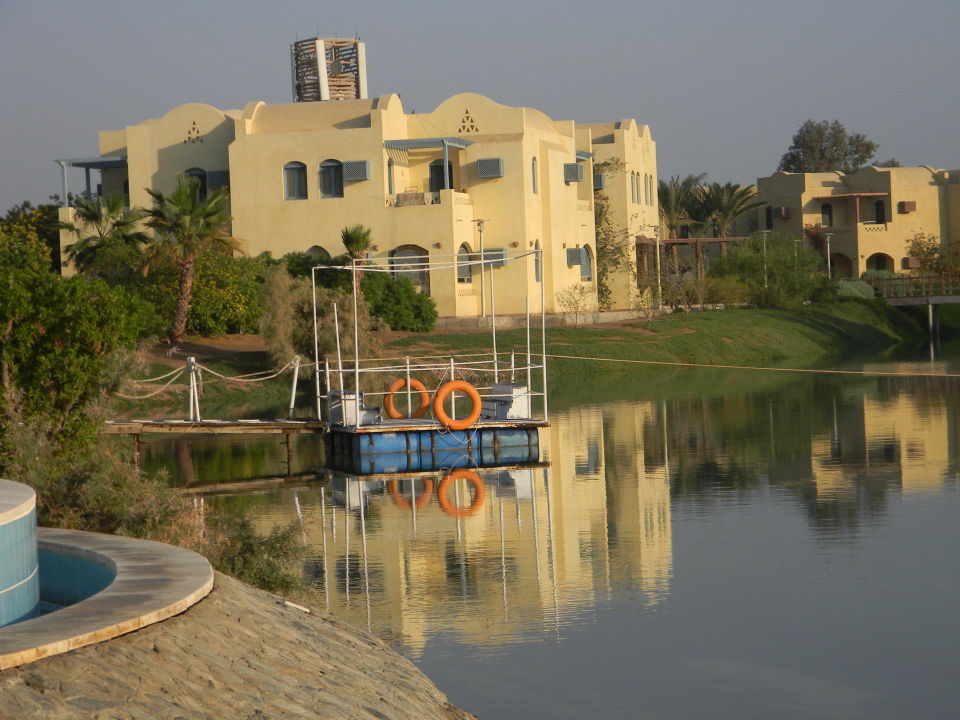 "Die Handfähre nach Downtown" Arena Inn Hotel, El Gouna ...