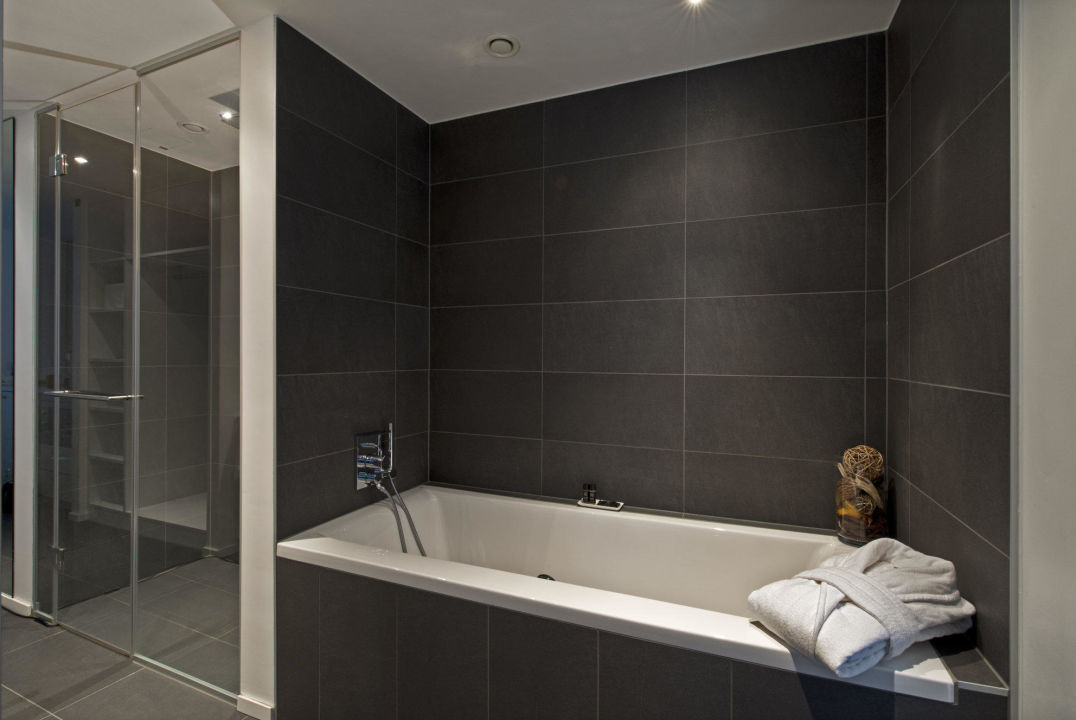 Gallery Suite Badewanne Und Dusche Legere Hotel Luxembourg Munsbach Holidaycheck Kanton Luxemburg Luxemburg